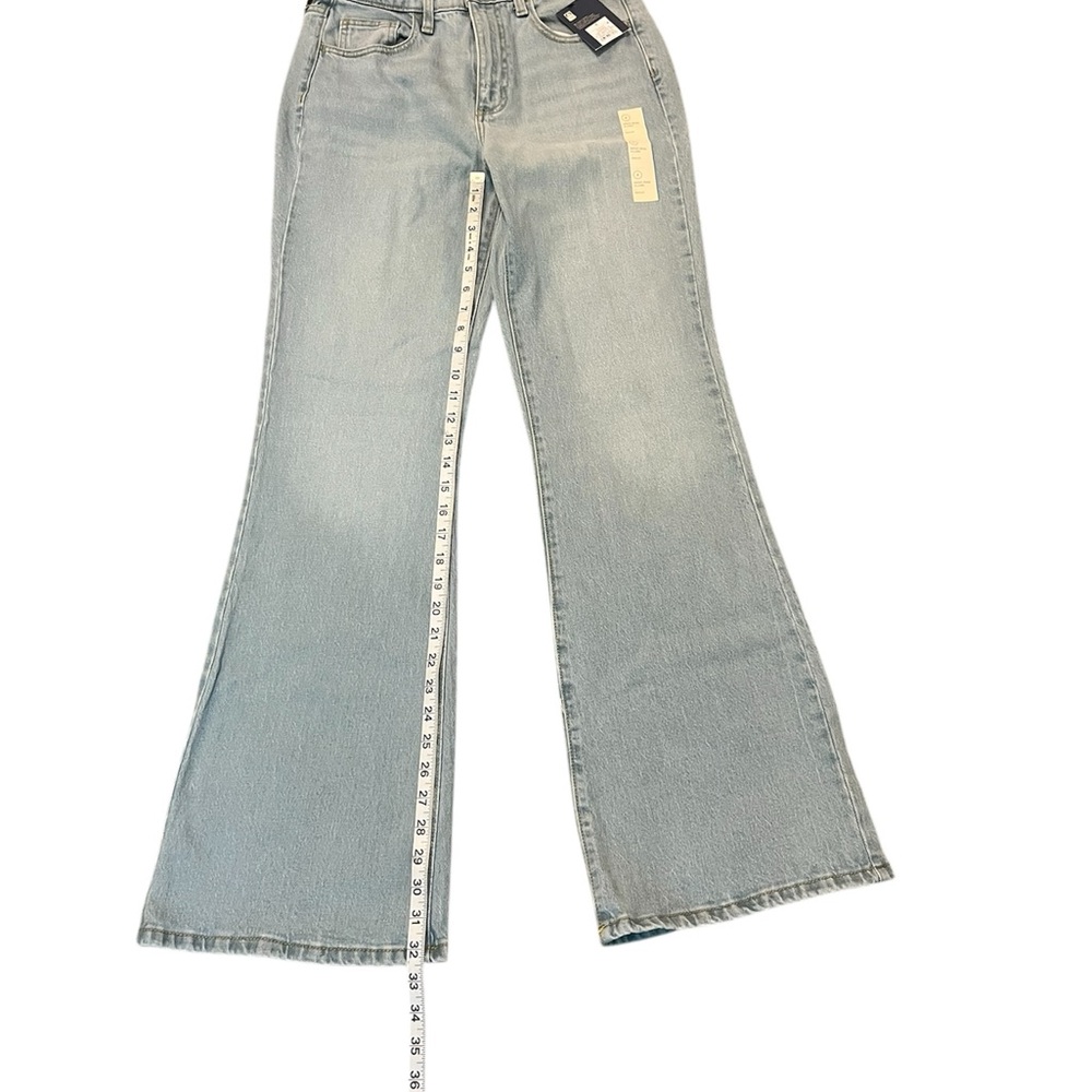 Universal Thread Women's High Waist Light Blue Flare Jeans Size: 6 - Picture 4 of 8
